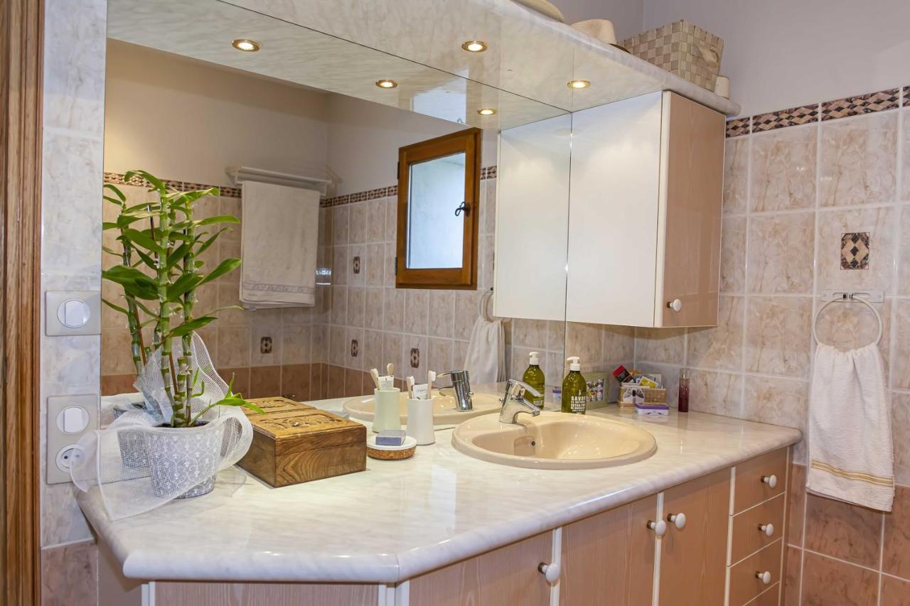 Mas Des Rabasses Bed & Breakfast Le Pontet  Exterior photo