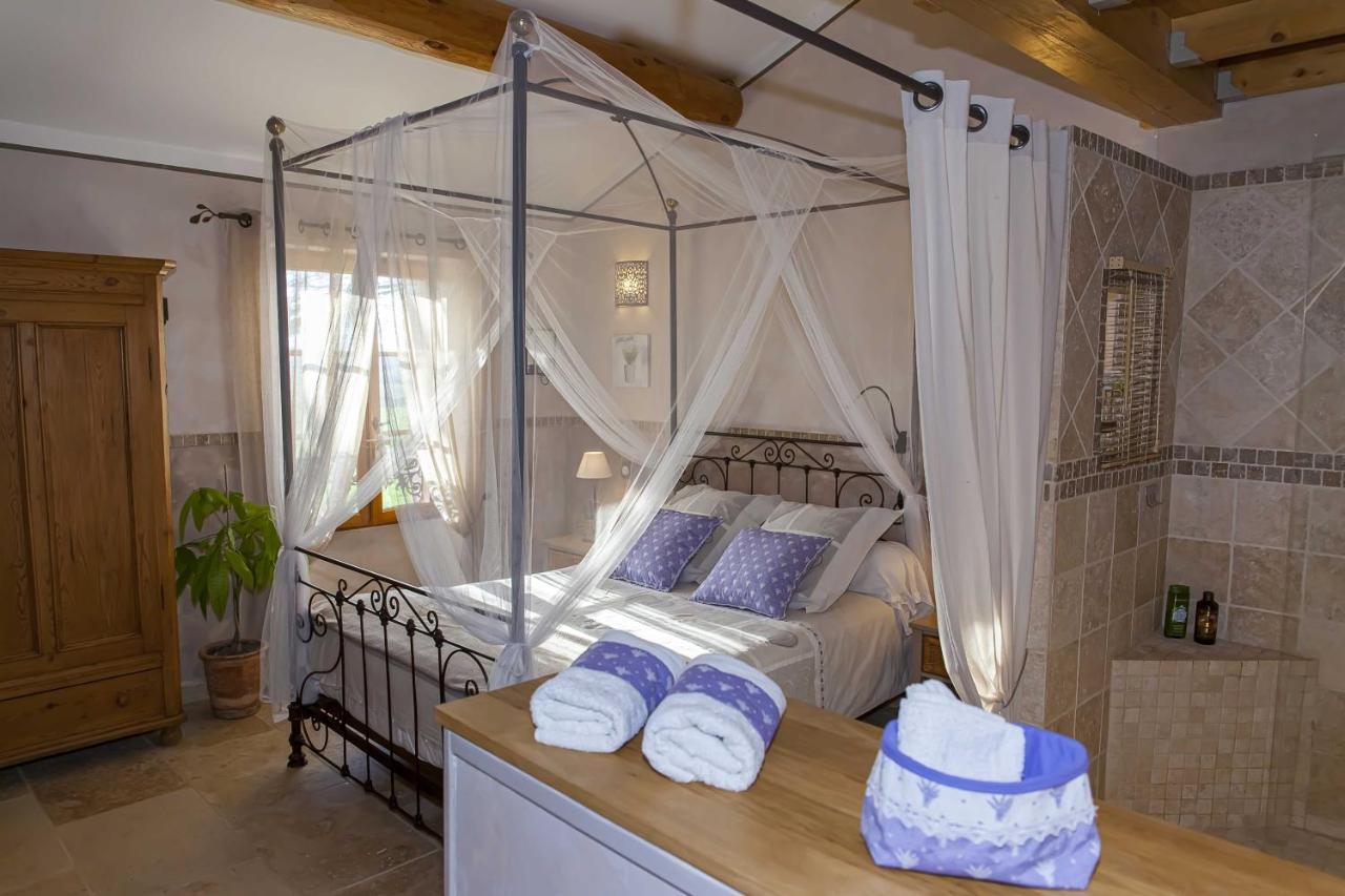 Mas Des Rabasses Bed & Breakfast Le Pontet  Exterior photo