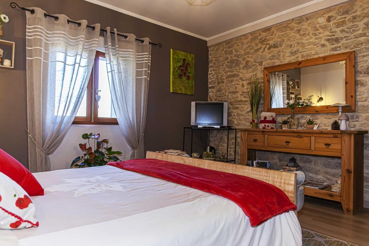 Mas Des Rabasses Bed & Breakfast Le Pontet  Exterior photo