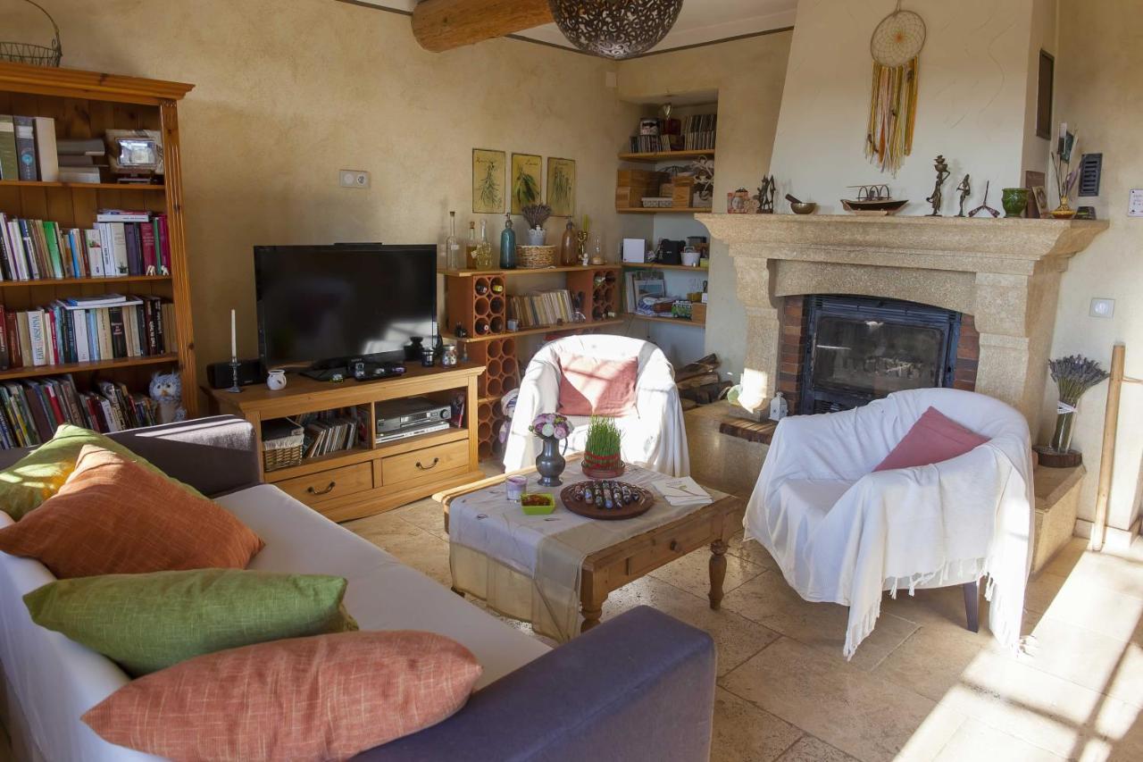 Mas Des Rabasses Bed & Breakfast Le Pontet  Exterior photo