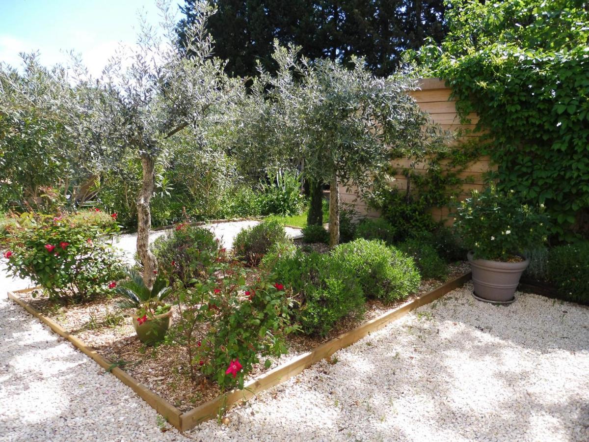 Mas Des Rabasses Bed & Breakfast Le Pontet  Exterior photo